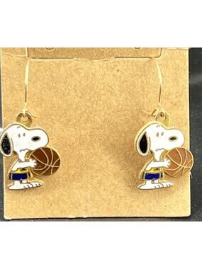 Vintage Snoopy Basketball Dangle Earrings Peanuts UFS Enamel Gold Tone Sports